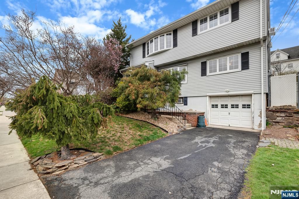 700 9th Street, Secaucus, NJ 07094