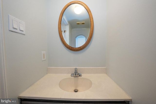 26 RAMPART DR, Chesterbrook, PA 19087