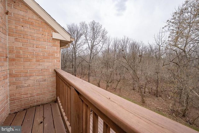 26 RAMPART DR, Chesterbrook, PA 19087