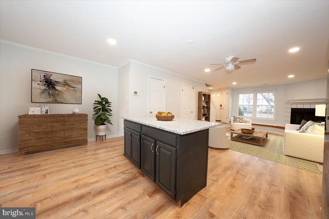 26 RAMPART DR, Chesterbrook, PA 19087