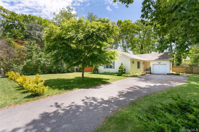 47 Suffolk Road, Hampton Bays, NY 11946
