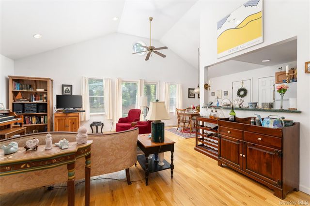 47 Suffolk Road, Hampton Bays, NY 11946