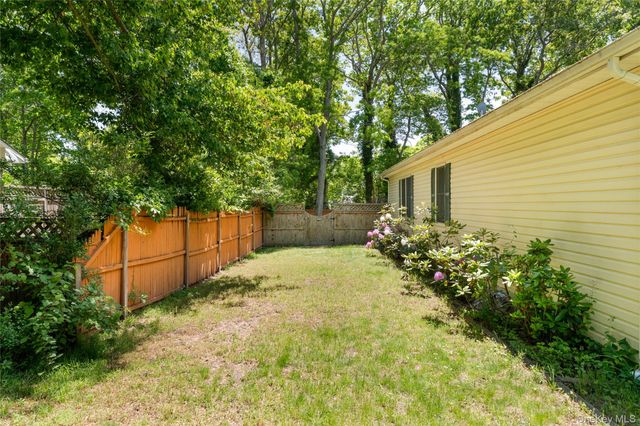 47 Suffolk Road, Hampton Bays, NY 11946