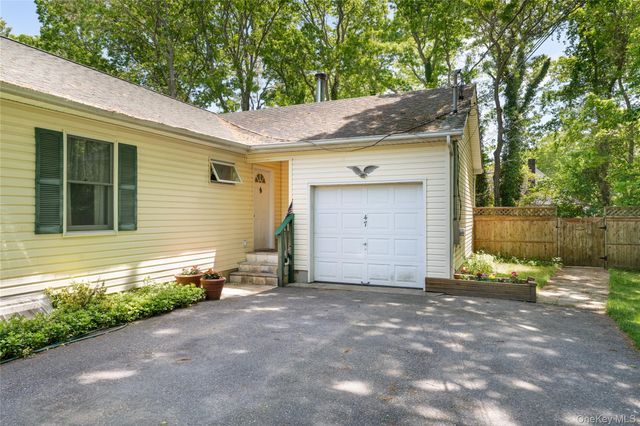47 Suffolk Road, Hampton Bays, NY 11946