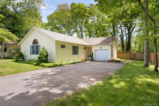 47 Suffolk Road, Hampton Bays, NY 11946