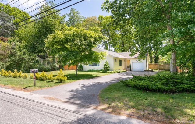47 Suffolk Road, Hampton Bays, NY 11946