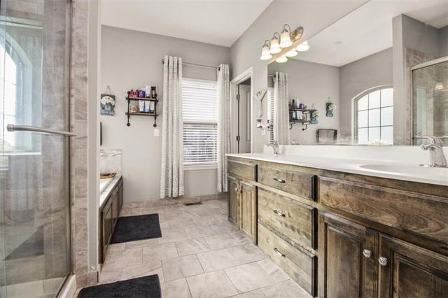 818 W Rader Street, Lone Jack, MO 64086