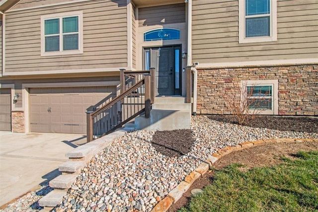 818 W Rader Street, Lone Jack, MO 64086