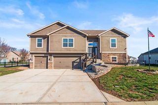 818 W Rader Street, Lone Jack, MO 64086