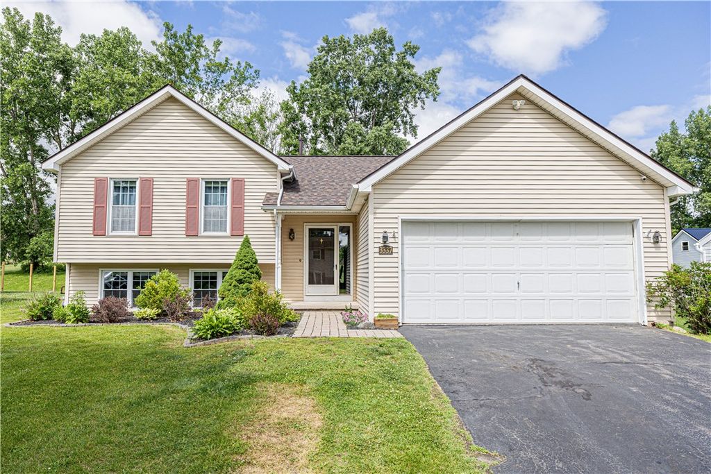 3337 Evergreen Circle, Walworth, NY 14568