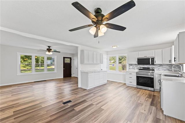 8319 W 77th Street, Overland Park, KS 66204
