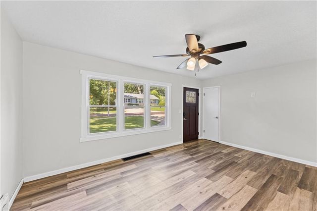 8319 W 77th Street, Overland Park, KS 66204
