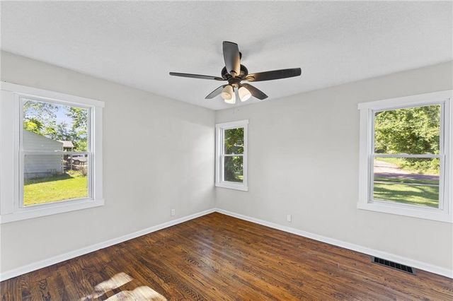 8319 W 77th Street, Overland Park, KS 66204
