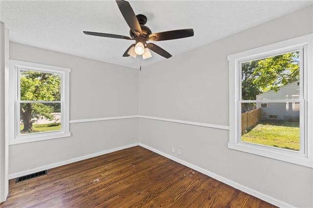 8319 W 77th Street, Overland Park, KS 66204