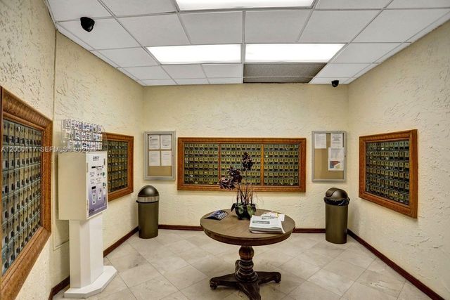 3725 S Ocean Dr 306, Hollywood, FL 33019