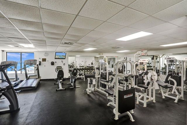 3725 S Ocean Dr 306, Hollywood, FL 33019