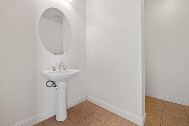 2208 Giant Oak Ln, Ceres, CA 95307