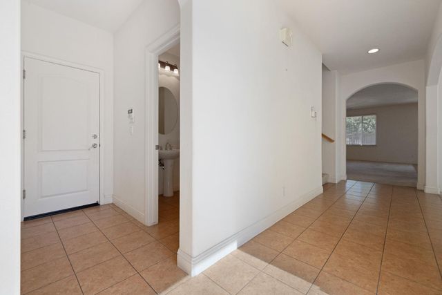 2208 Giant Oak Ln, Ceres, CA 95307