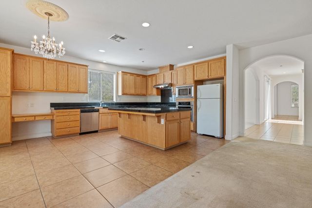 2208 Giant Oak Ln, Ceres, CA 95307