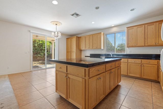 2208 Giant Oak Ln, Ceres, CA 95307