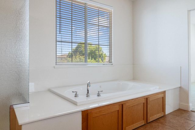 2208 Giant Oak Ln, Ceres, CA 95307