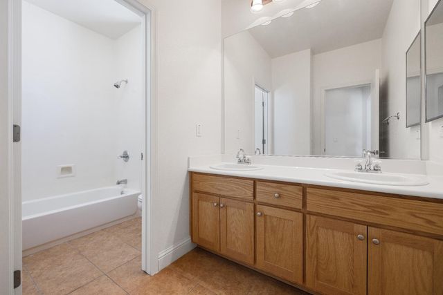 2208 Giant Oak Ln, Ceres, CA 95307