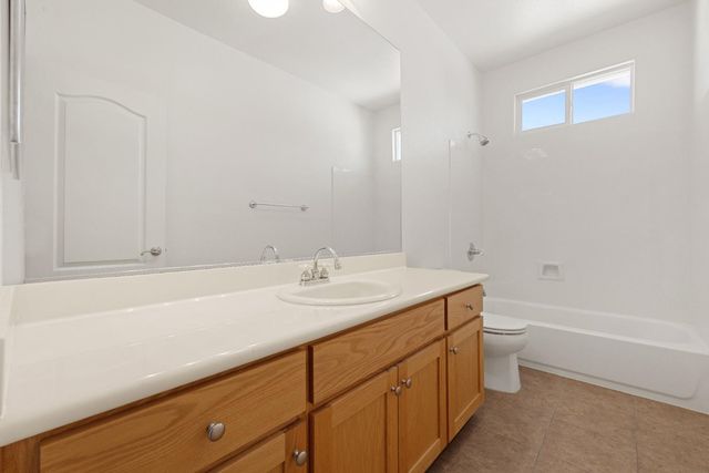 2208 Giant Oak Ln, Ceres, CA 95307