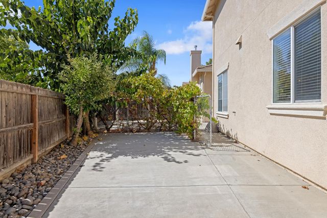 2208 Giant Oak Ln, Ceres, CA 95307