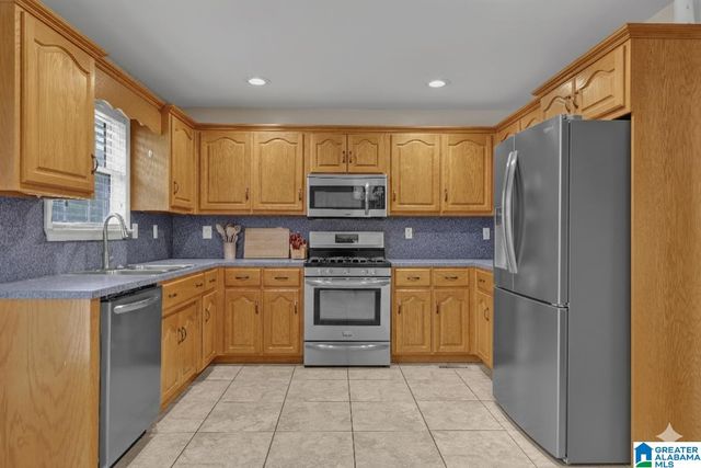 865 LUAL DRIVE, Fultondale, AL 35217