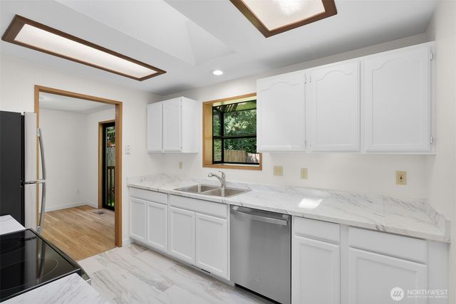 917 N 7th Avenue SW, Tumwater, WA 98512