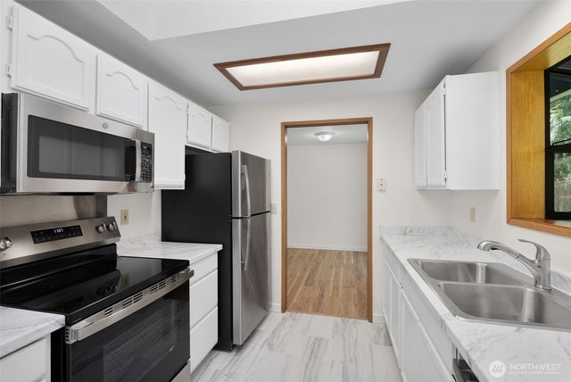 917 N 7th Avenue SW, Tumwater, WA 98512