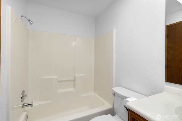 917 N 7th Avenue SW, Tumwater, WA 98512