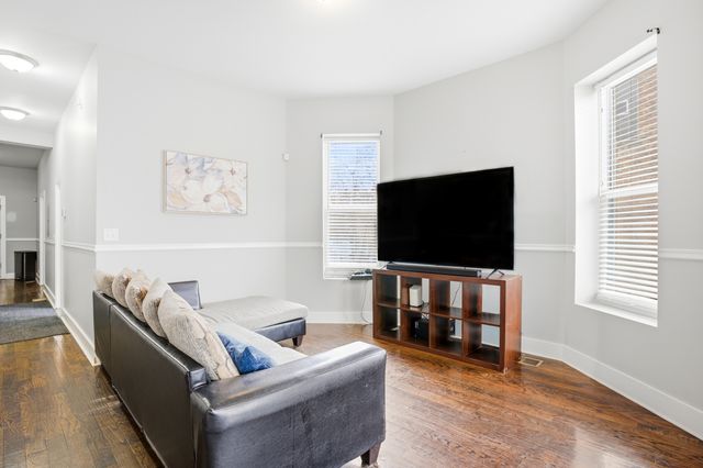 4214 W Wilcox Street, Chicago, IL 60624