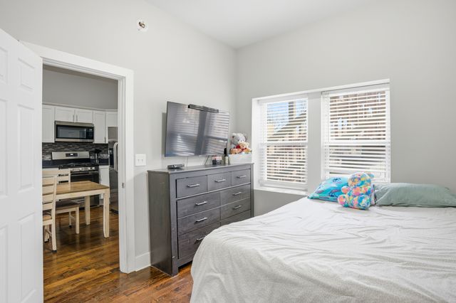 4214 W Wilcox Street, Chicago, IL 60624