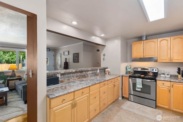 10301 NE 136th Place, Kirkland, WA 98034