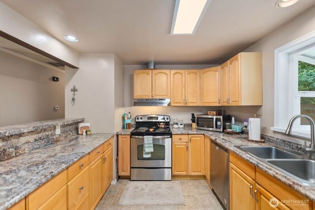 10301 NE 136th Place, Kirkland, WA 98034