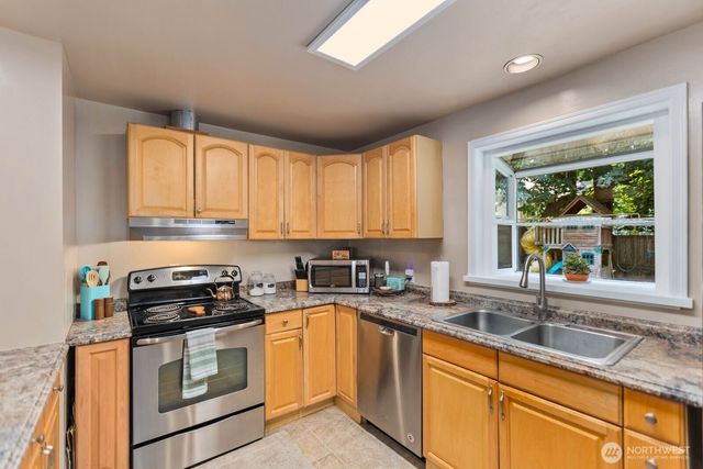 10301 NE 136th Place, Kirkland, WA 98034