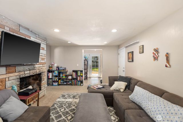 10301 NE 136th Place, Kirkland, WA 98034