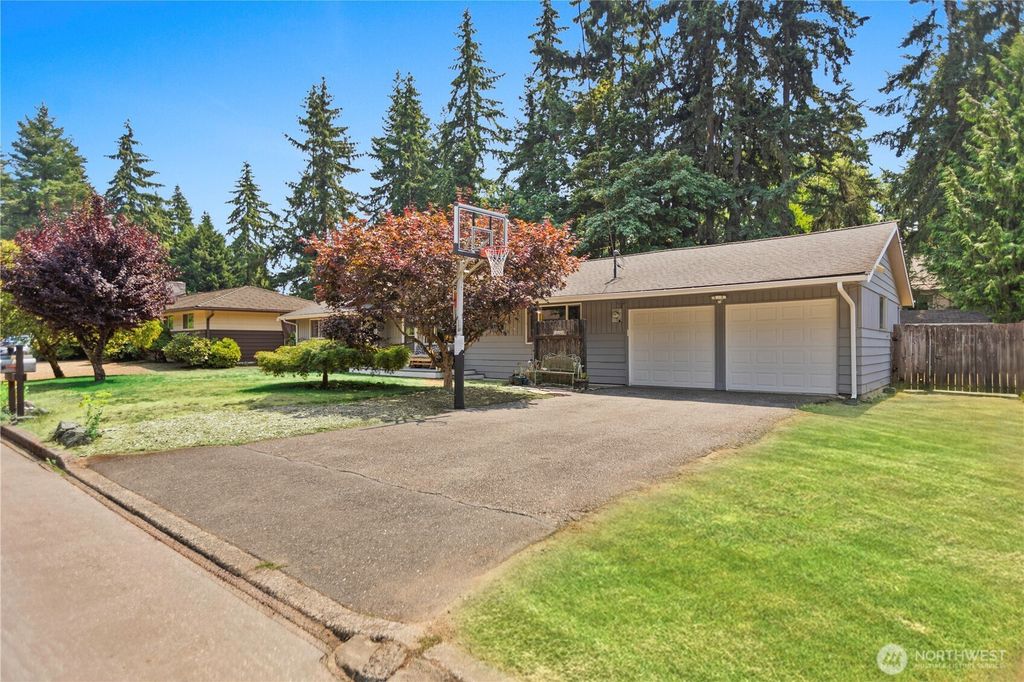 10301 NE 136th Place, Kirkland, WA 98034