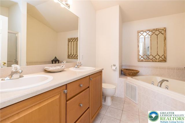 228 Merion Lane, Easton, PA 18042