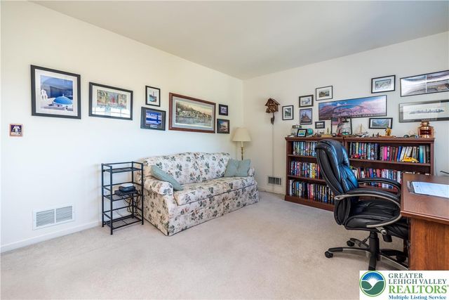 228 Merion Lane, Easton, PA 18042