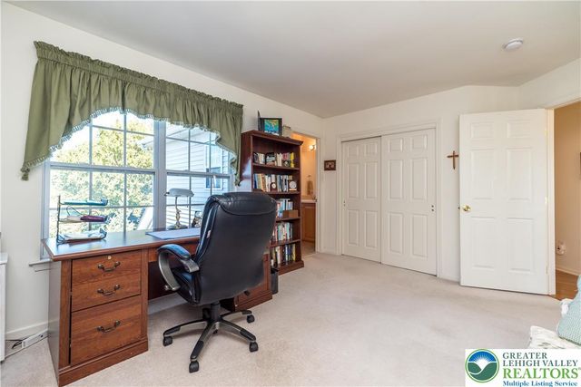 228 Merion Lane, Easton, PA 18042