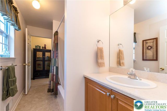 228 Merion Lane, Easton, PA 18042