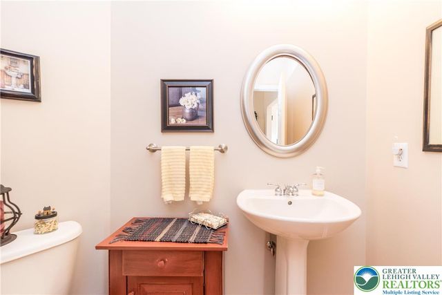 228 Merion Lane, Easton, PA 18042