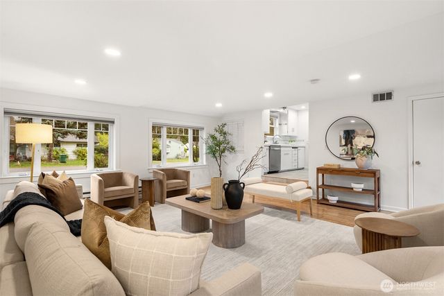 14021 27th Avenue NE, Seattle, WA 98125