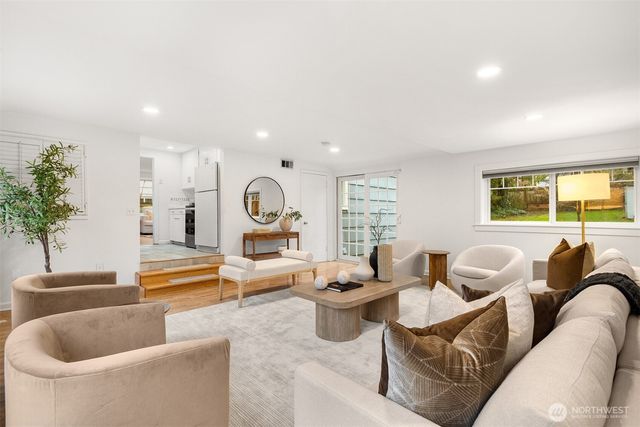 14021 27th Avenue NE, Seattle, WA 98125