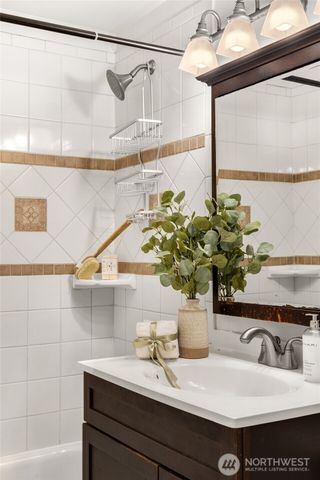 14021 27th Avenue NE, Seattle, WA 98125