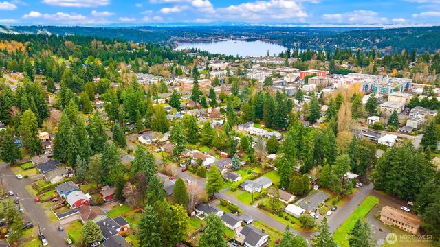 14021 27th Avenue NE, Seattle, WA 98125