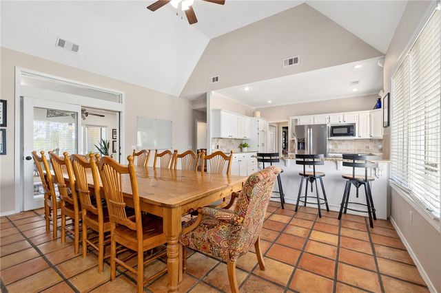 3265 S Barrington Road, Fayetteville, AR 72704