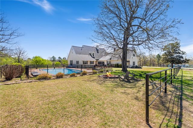 3265 S Barrington Road, Fayetteville, AR 72704